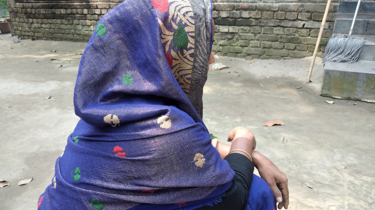 Vrouw met hoofddoek in Bangladesh