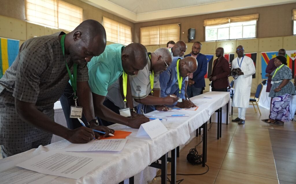 Afgevaardigden ondertekenen verklaring
