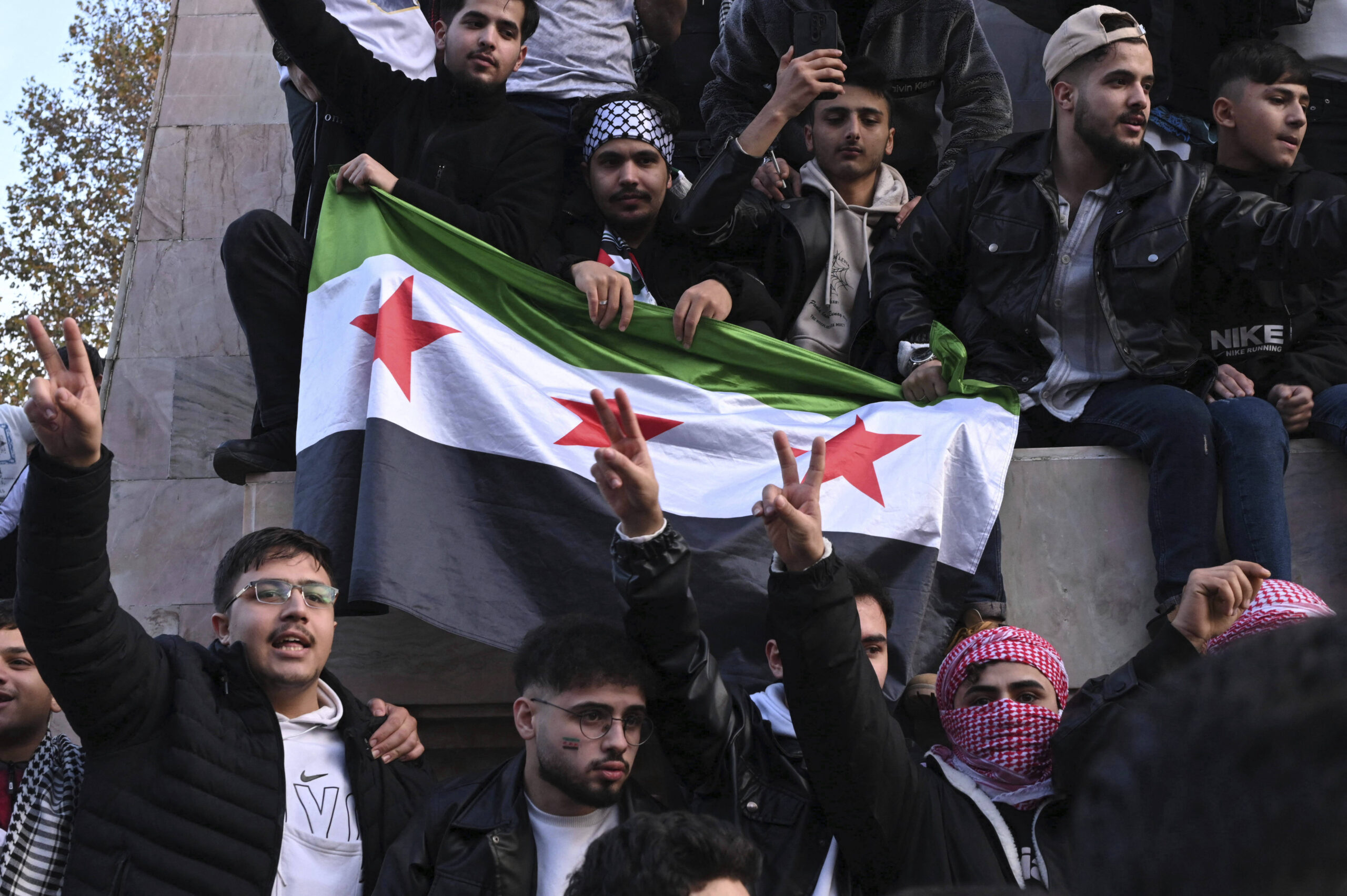 Syriërs in Istanbul vieren de val van het Assad-regime