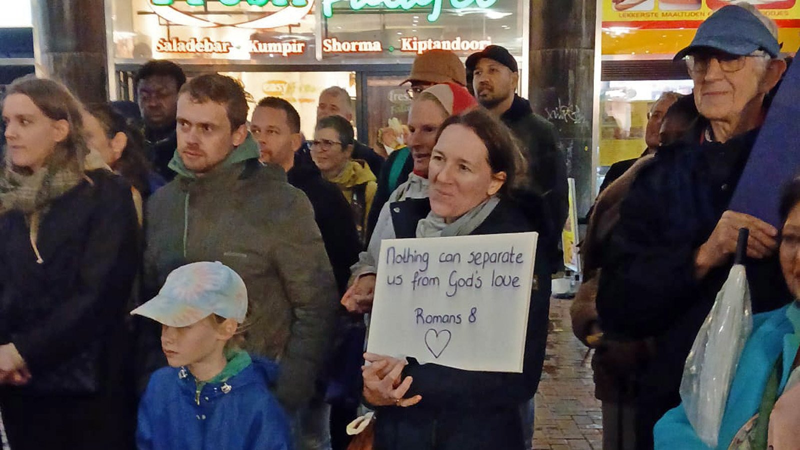 02 251023 Open Doors - Walk of Hope - Stille tocht tegen christenvervolging - Romeinen 8 1600x900