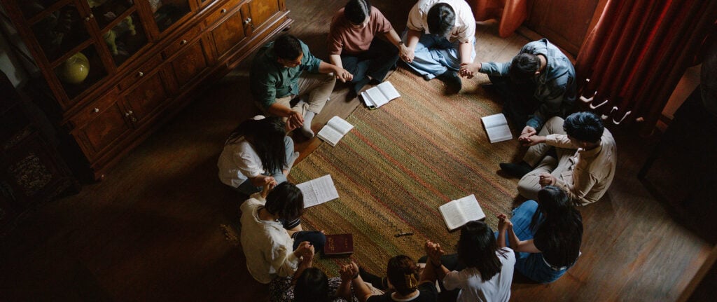 Groep biddende christenen in China